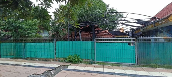 Dijual Rumah Lokasi Strategis Raya Frontage Ahmad Yani Surabaya Selatan - Image 1