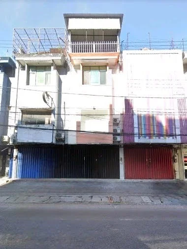 Disewakan Ruko 4 Lantai Lokasi Strategis Raya Klampis Jaya Surabaya Timur - Image 1