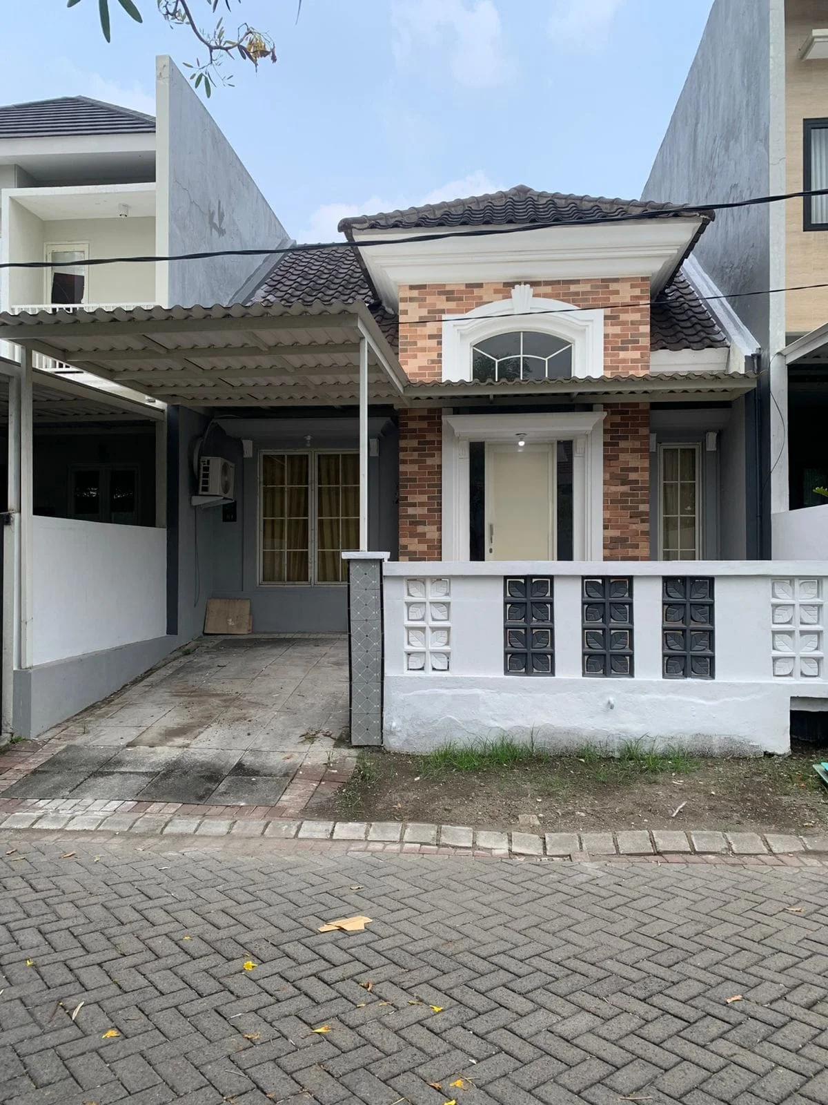 Dijual/Disewakan Rumah Ideal di Bukit Palma Citraland Surabaya Barat - Image 1