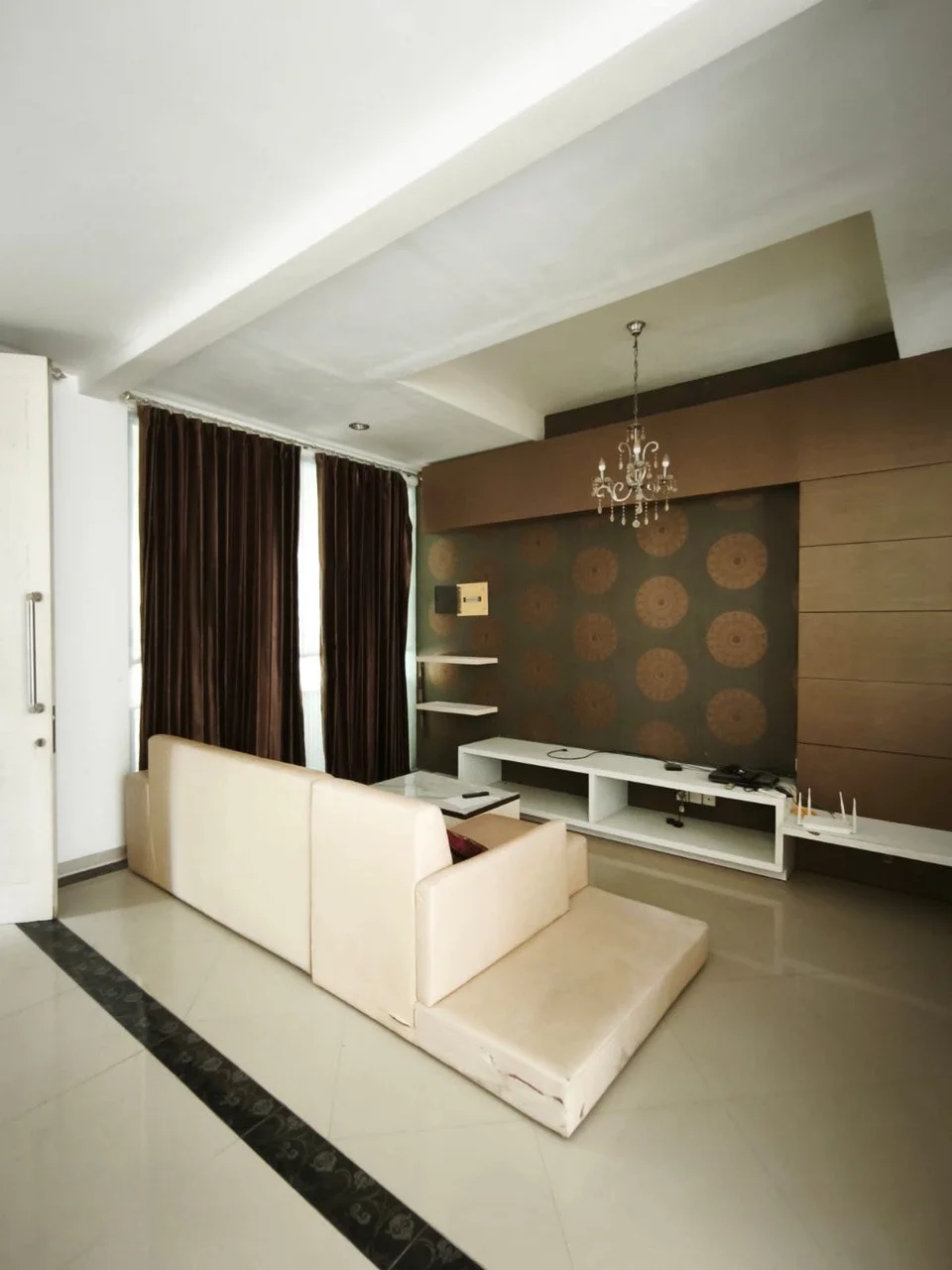 Dijual/disewakan Rumah Bagus Furnished di Long Beach Pakuwon City Surabaya Timur - Image 1