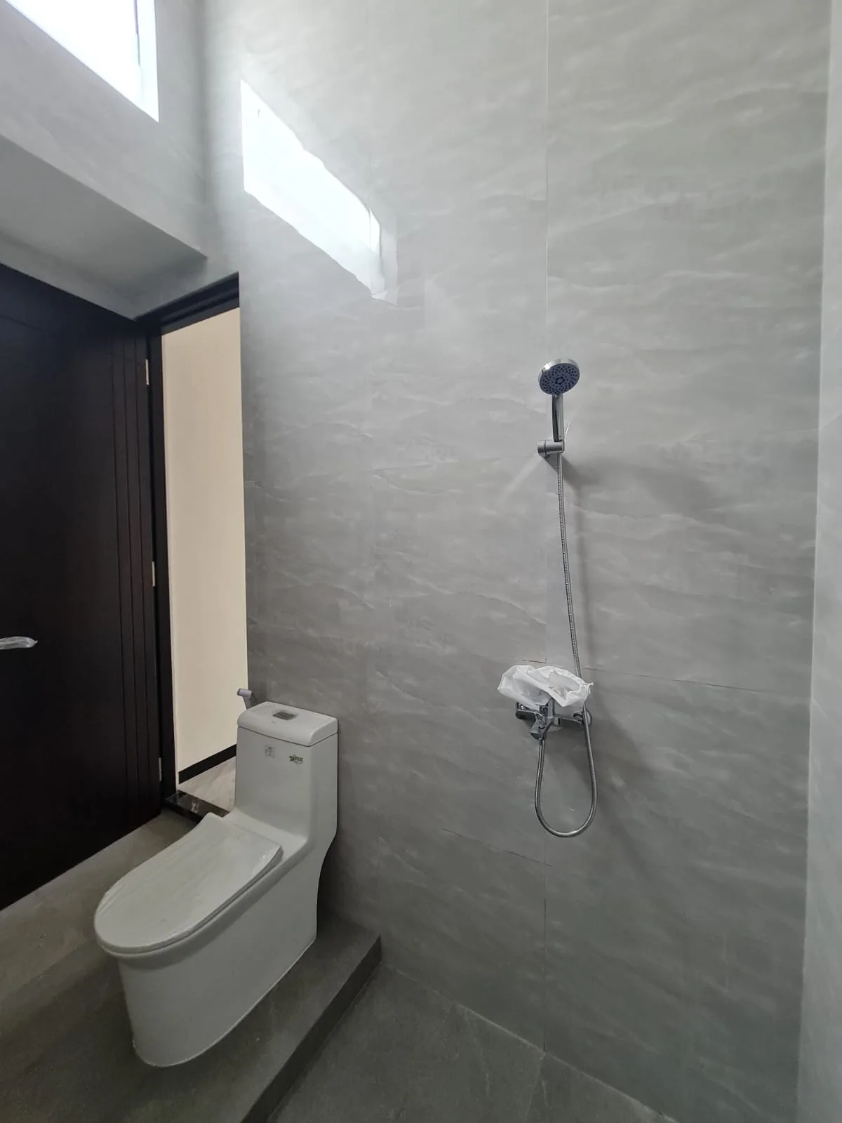 Disewakan Rumah Baru Siap Huni Darmo Permai Dekat Hr Mohammad Surabaya Barat - Thumbnail 5