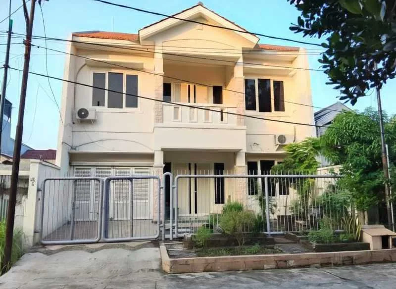 Dijual/disewakan Rumah Semi Furnished di Jemursari Timur Surabaya Selatan - Image 1
