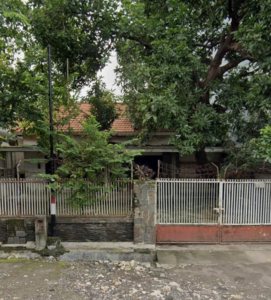 Jual Rumah Hitung Tanah Jalan Sumatra Surabaya Pusat