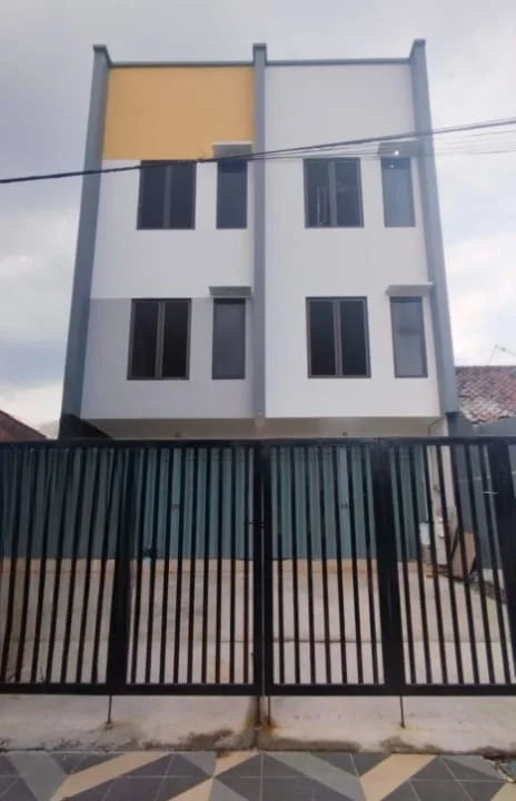 Dijual/disewakan Ruko Premium Lokasi Strategis Surabaya Timur - Image 1