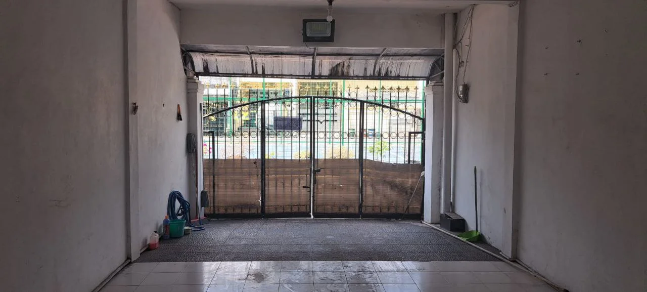 Dijual Rumah 2 Lantai Strategis Siap Huni di Ngagel Mulyo Surabaya Selatan - Thumbnail 4
