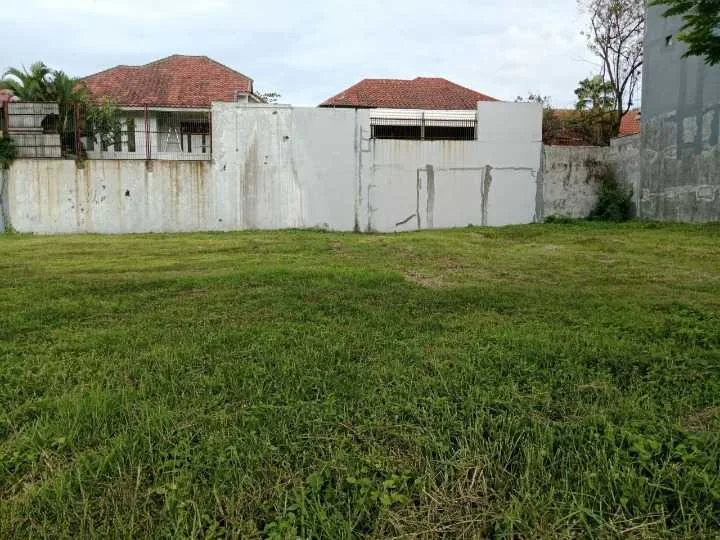 Disewakan Tanah Kavling Strategis di Raya Internasional Village Citraland Surabaya Barat - Image 1