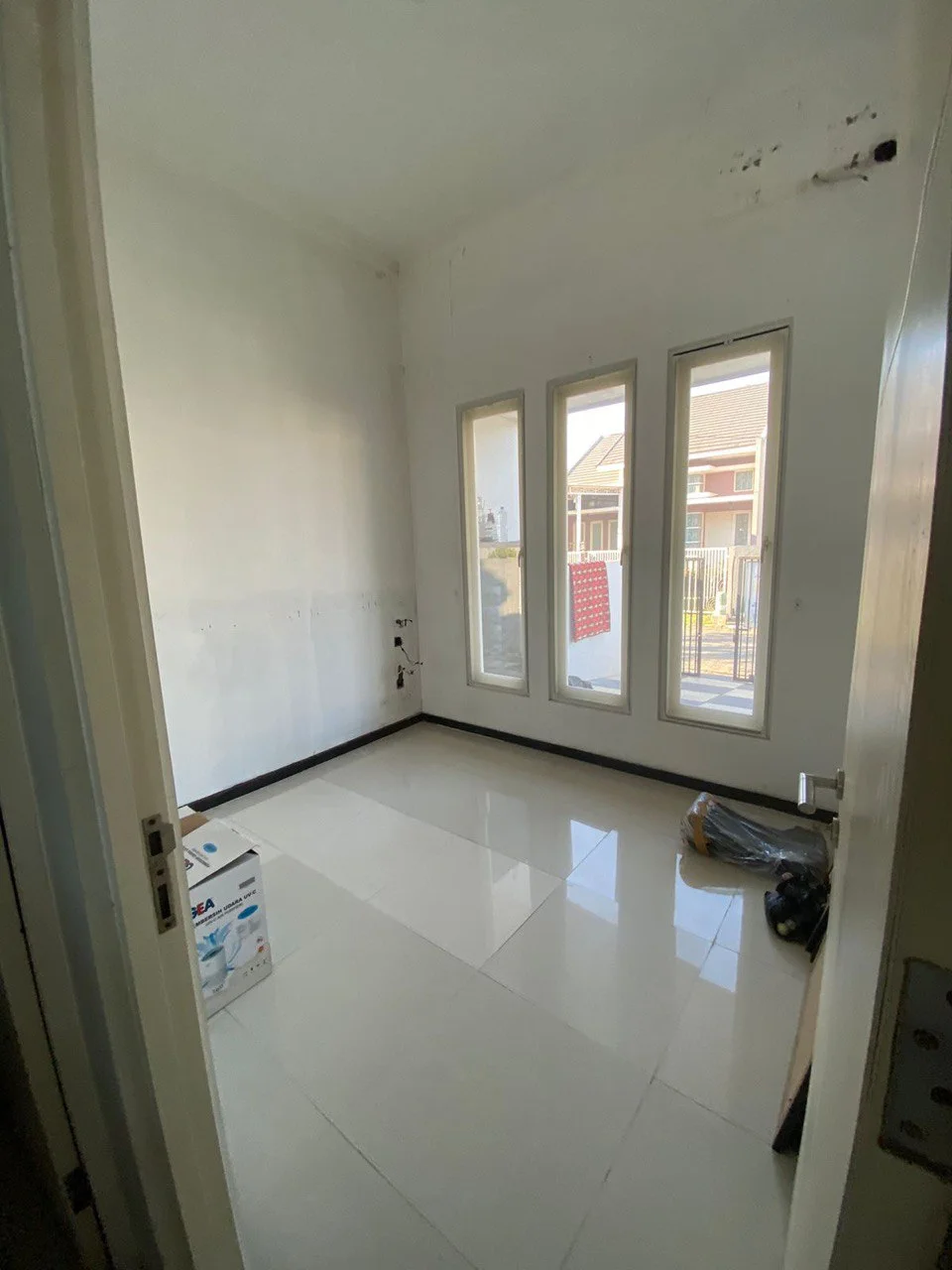 Dijual Rumah Terawat di Bukit Palma Citraland Surabaya Barat - Thumbnail 6