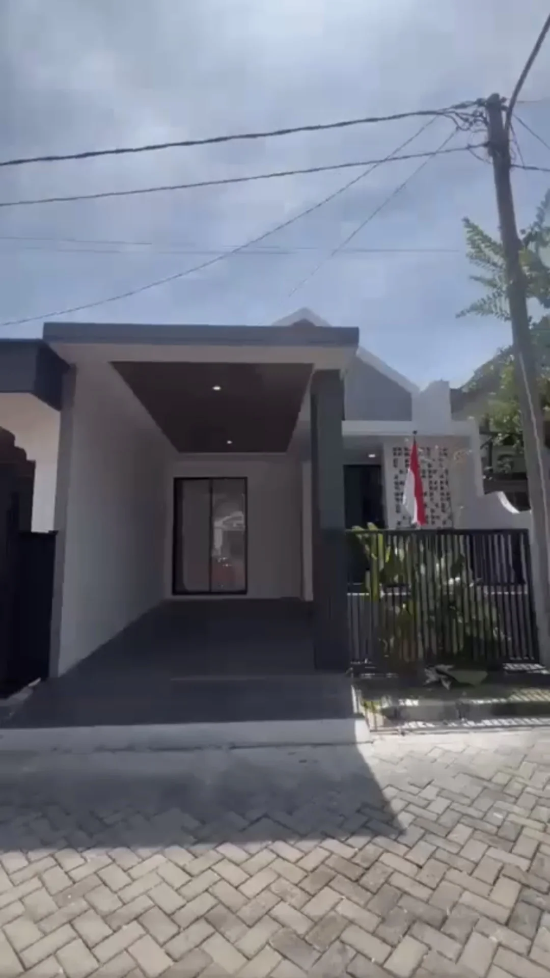 Dijual Rumah Cantik di Griya Asri Pakuwon City Surabaya Timur (rob) - Image 1