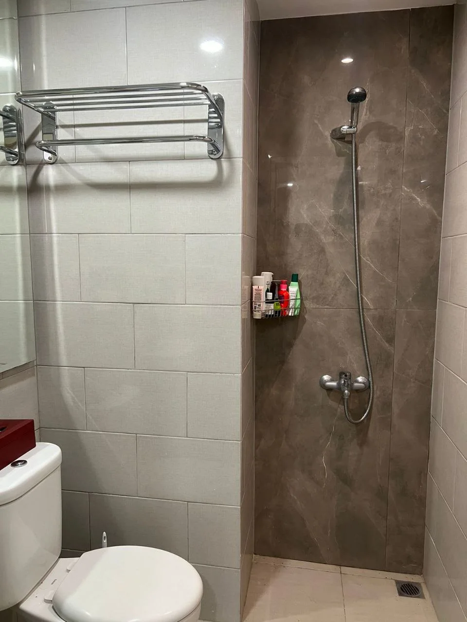 Disewakan Apartemen Mewah Full Furnished di Benson Surabaya Barat - Thumbnail 2