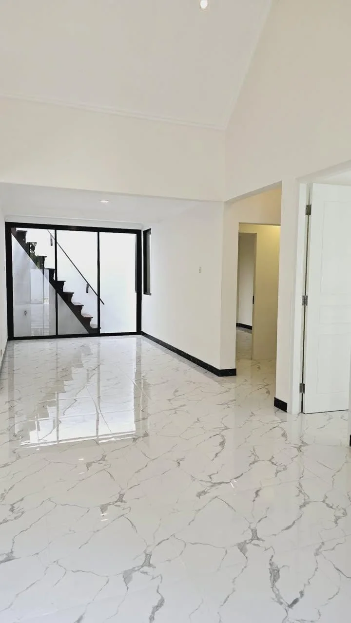 Dijual Rumah Siap Huni  Harga Terjangkau di Taman Puspa Raya di Citraland Surabaya Barat - Thumbnail 4