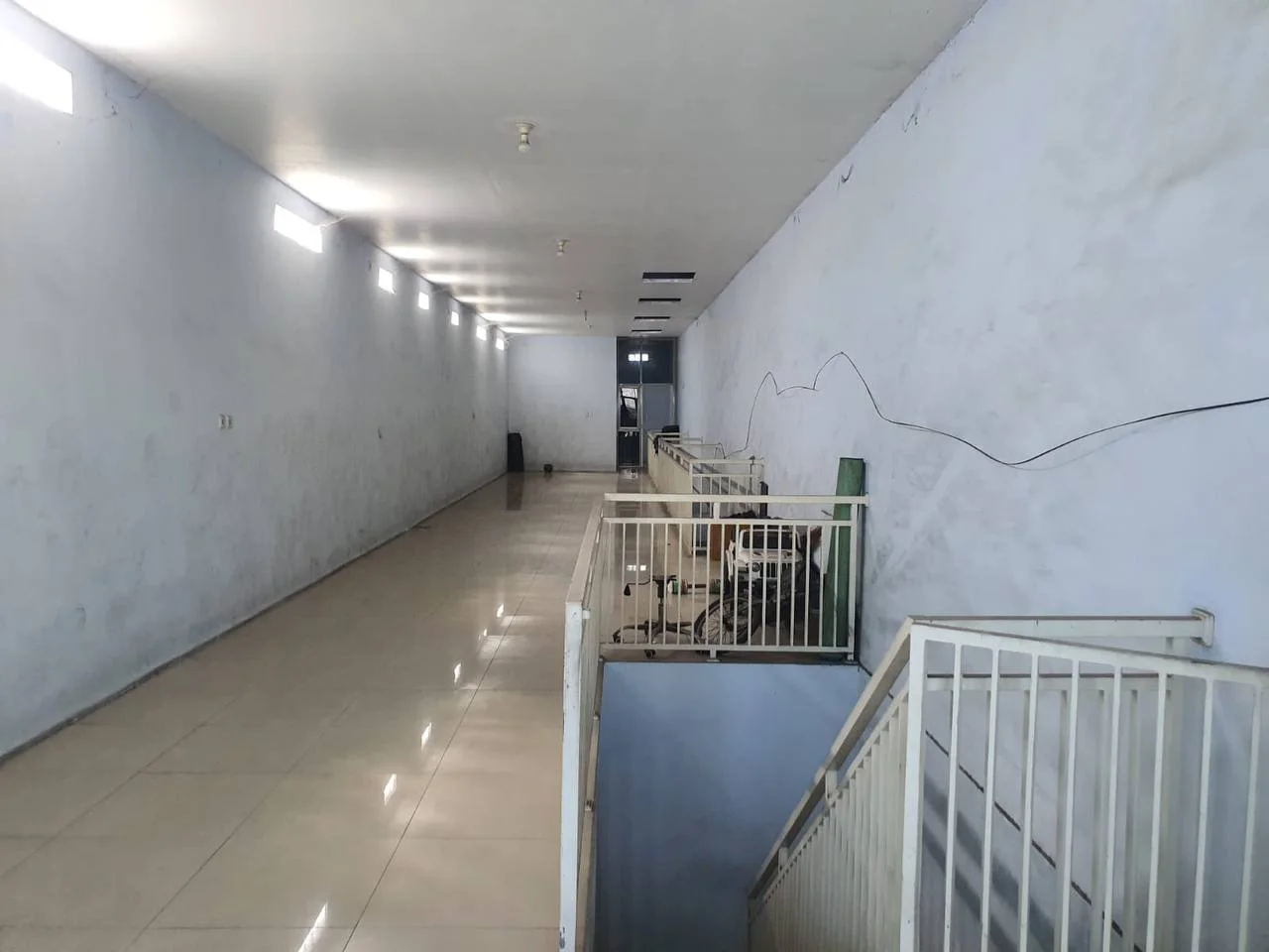 Dijual Ruko 2 Lantai  Lokasi Strategis di Jalan Kedinding Surabaya Utara - Thumbnail 2