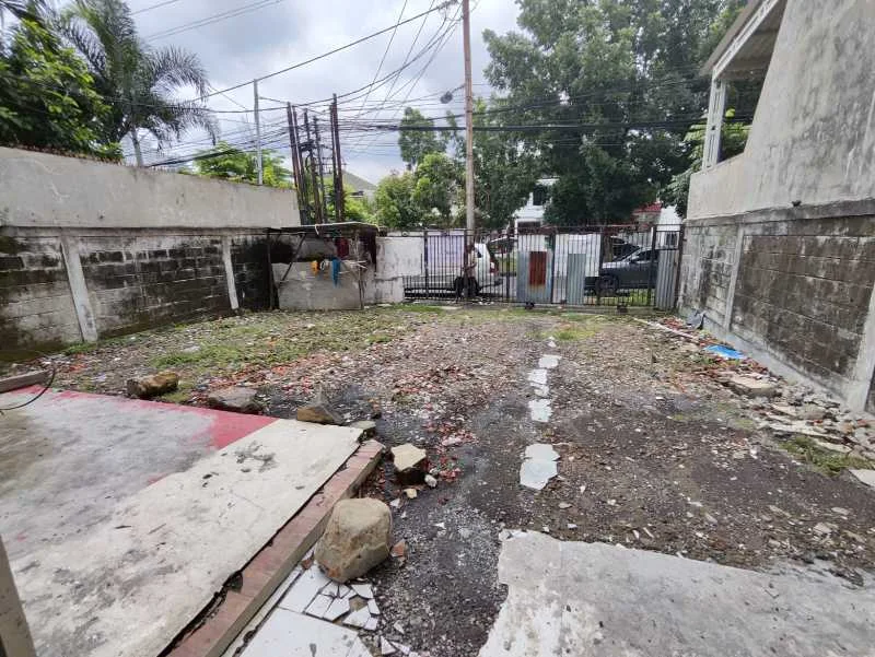 Disewakan Tempat Usaha Strategis Raya Darmo Permai Timur Surabaya Barat - Thumbnail 2