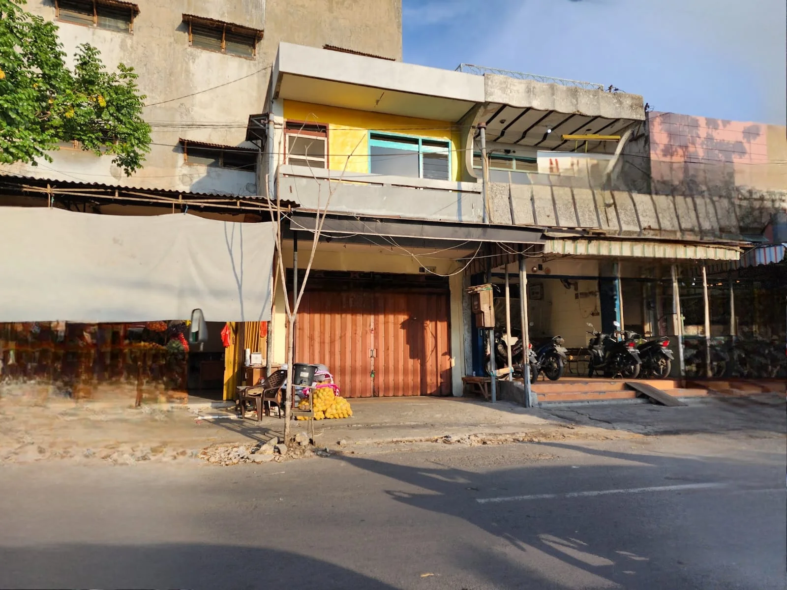 Disewakan Ruko Strategis Kawasan Pecindilan Surabaya Utara