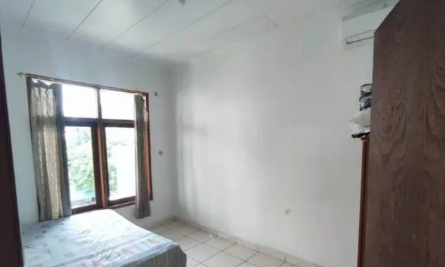 Dijual Rumah Besar Siap Huni di Jalan Pondok Chandra Indah Sidoarjo - Thumbnail 5