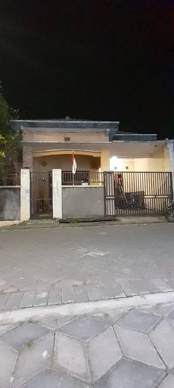 Dijual Rumah di Jalan Kedinding Tengah Sekolahan Surabaya Utara