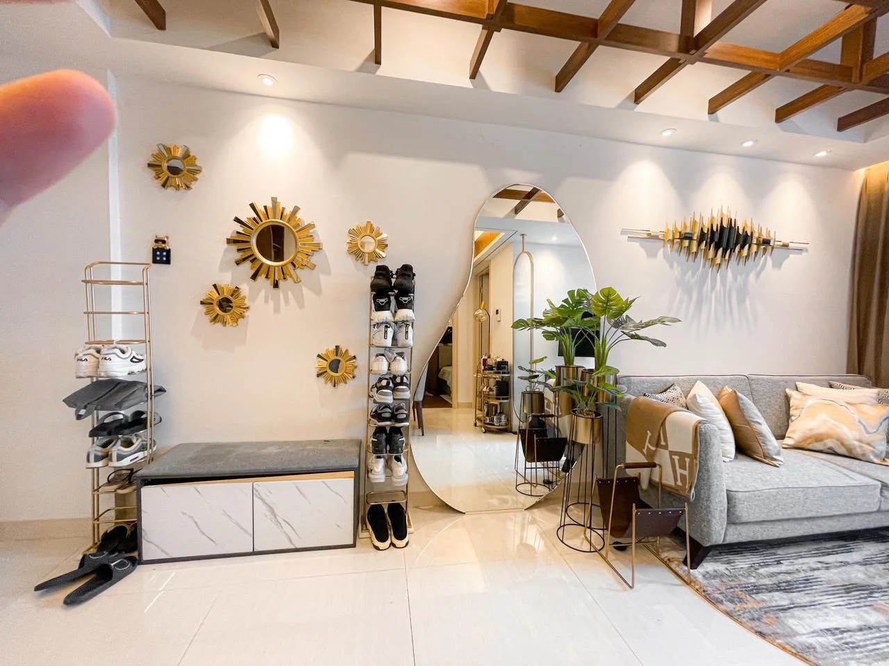 Dijual Apartemen Full Furnished di La Riz Mansion Pakuwon Supermall Surabaya Barat - Thumbnail 5