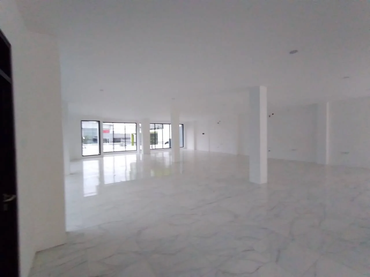 Disewakan Ruko Lokasi Strategis di Jalan Kenjeran Surabaya Utara - Thumbnail 3