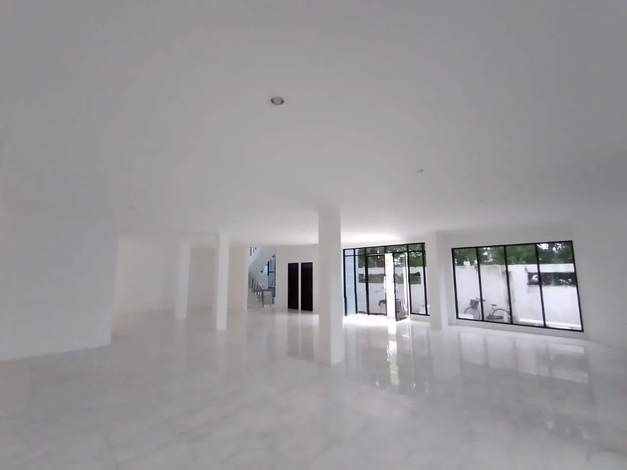 Disewakan Ruko Lokasi Strategis di Jalan Kenjeran Surabaya Utara - Thumbnail 7