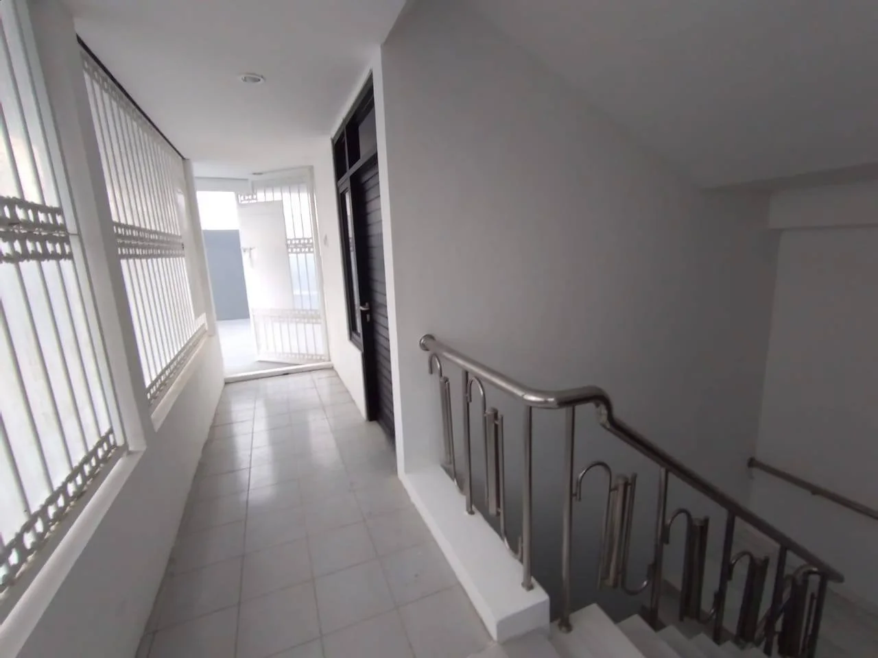 Disewakan Ruko Lokasi Strategis di Jalan Kenjeran Surabaya Utara - Thumbnail 8