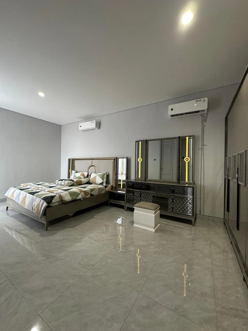 Disewakan Rumah Baru Siap Pakai di Grand Pakuwon Tandes Surabaya Barat - Thumbnail 8