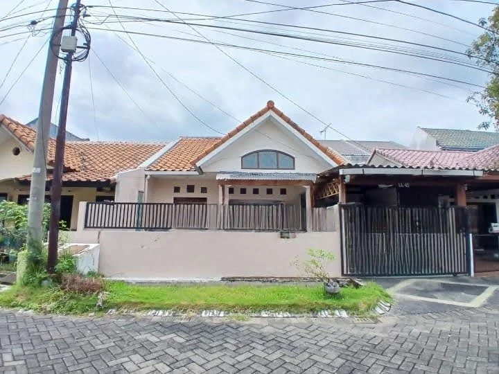 DIJUAL MURAH! Rumah Nyaman di Babatan Pratama Wiyung – Surabaya Barat
