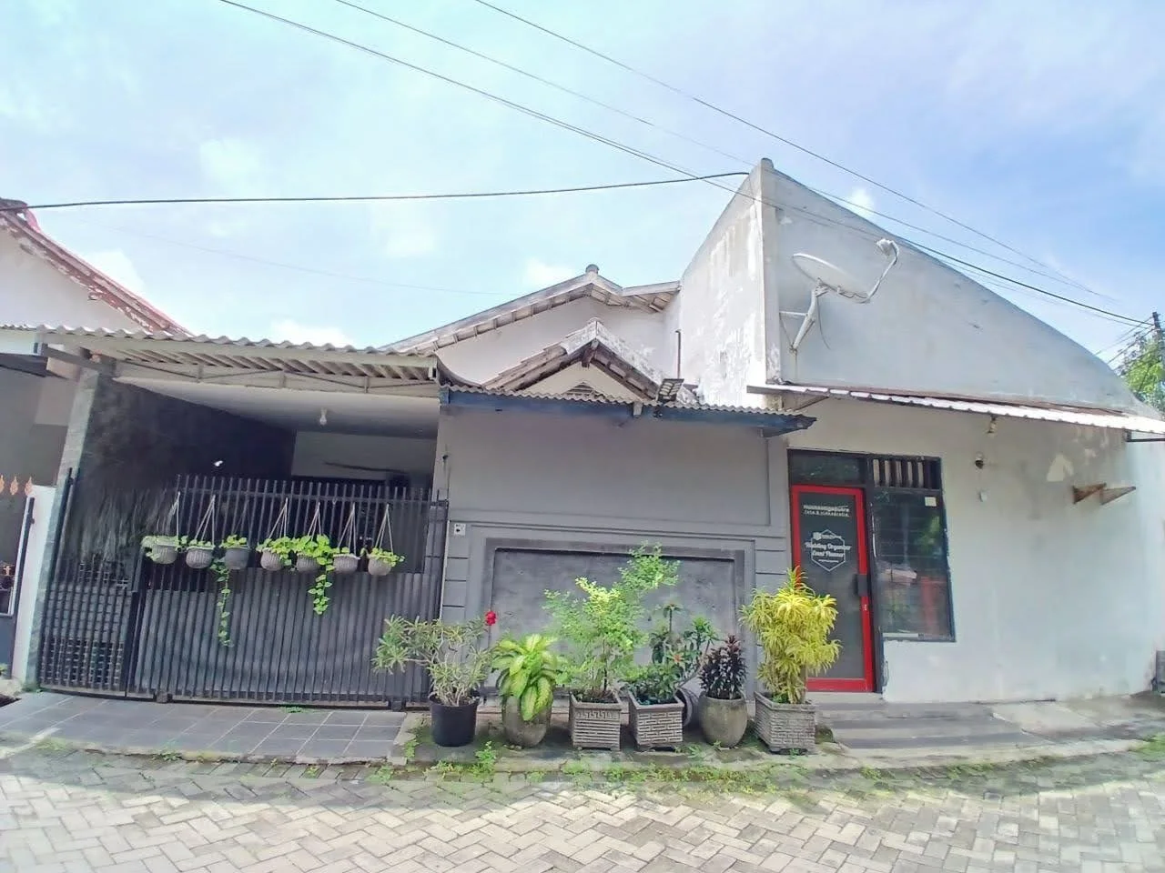 DIJUAL MURAH! Rumah Siap Huni di Taman Pondok Indah – Wiyung, Surabaya Barat