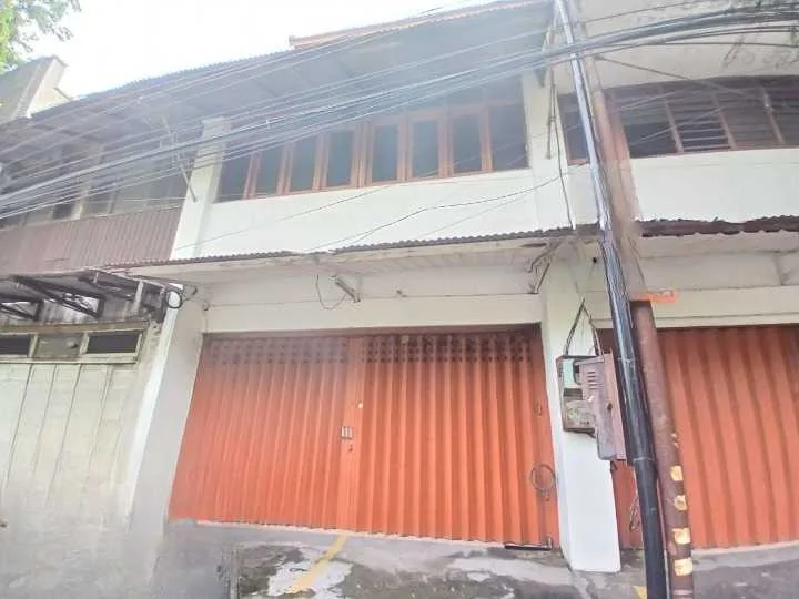 Disewakan Ruko 3 Lantai Luas Strategis di Gembong Surabaya Utara - Image 1