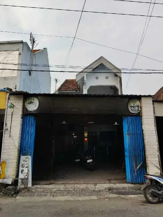 Dijual Rumah Usaha Strategis di Jalan Kyai Tambak Deres Surabaya Utara