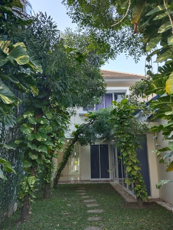 Dijual Rumah Mewah di Royal Residence Harewood Surabaya Barat - Thumbnail 5