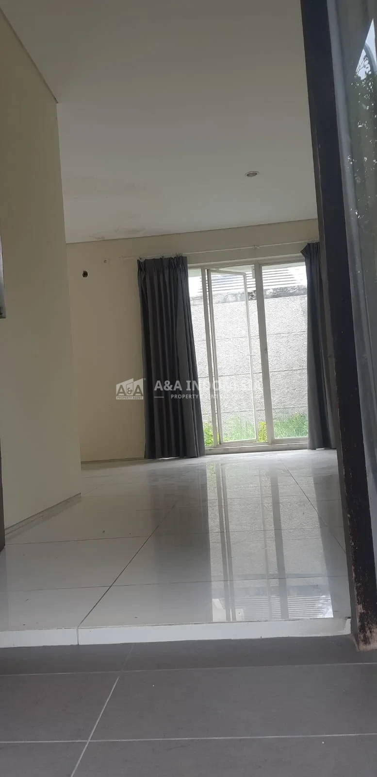 Disewakan Rumah Strategis 2 Lantai Full Furnished Pelican Hill Citraland Surabaya Barat - Thumbnail 3