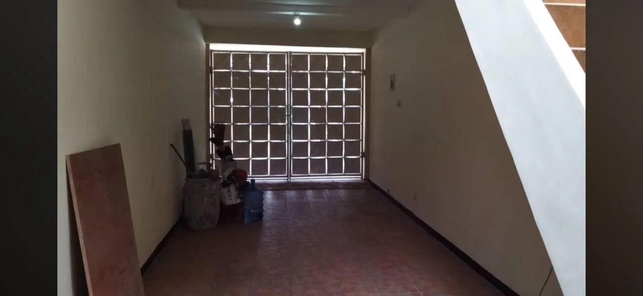 Disewakan Rumah di Jemur Andayani Siap Huni Surabaya Selatan - Thumbnail 3