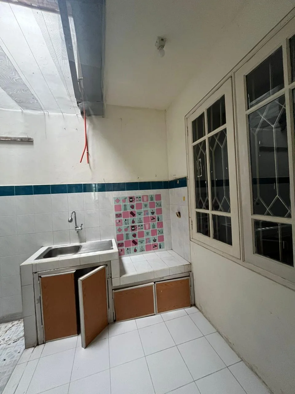 Disewakan Rumah 1 Lantai Strategis di Puri Asri Pakuwon City Surabaya Timur - Thumbnail 2