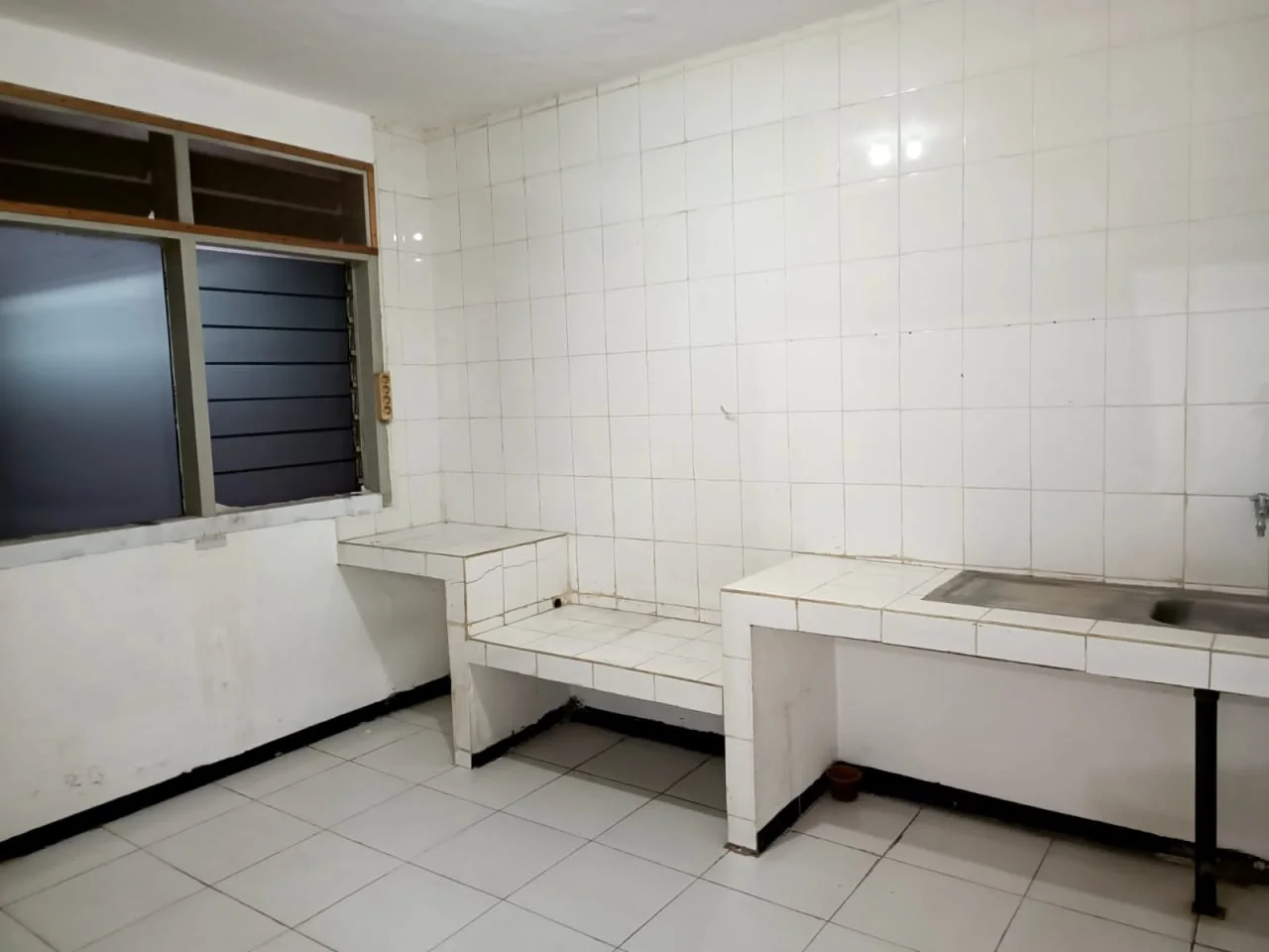 Dijual Rumah Luas Siap Huni di Babatan Pantai Utara Surabaya Utara - Thumbnail 6