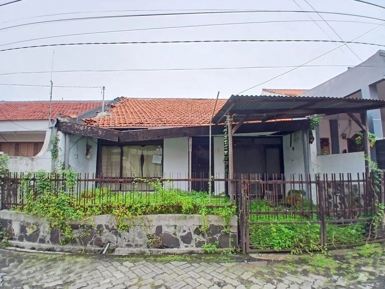 Dijual Rumah Murah Hitung Tanah di Ngagel Timur Surabaya Timur (bbaa)