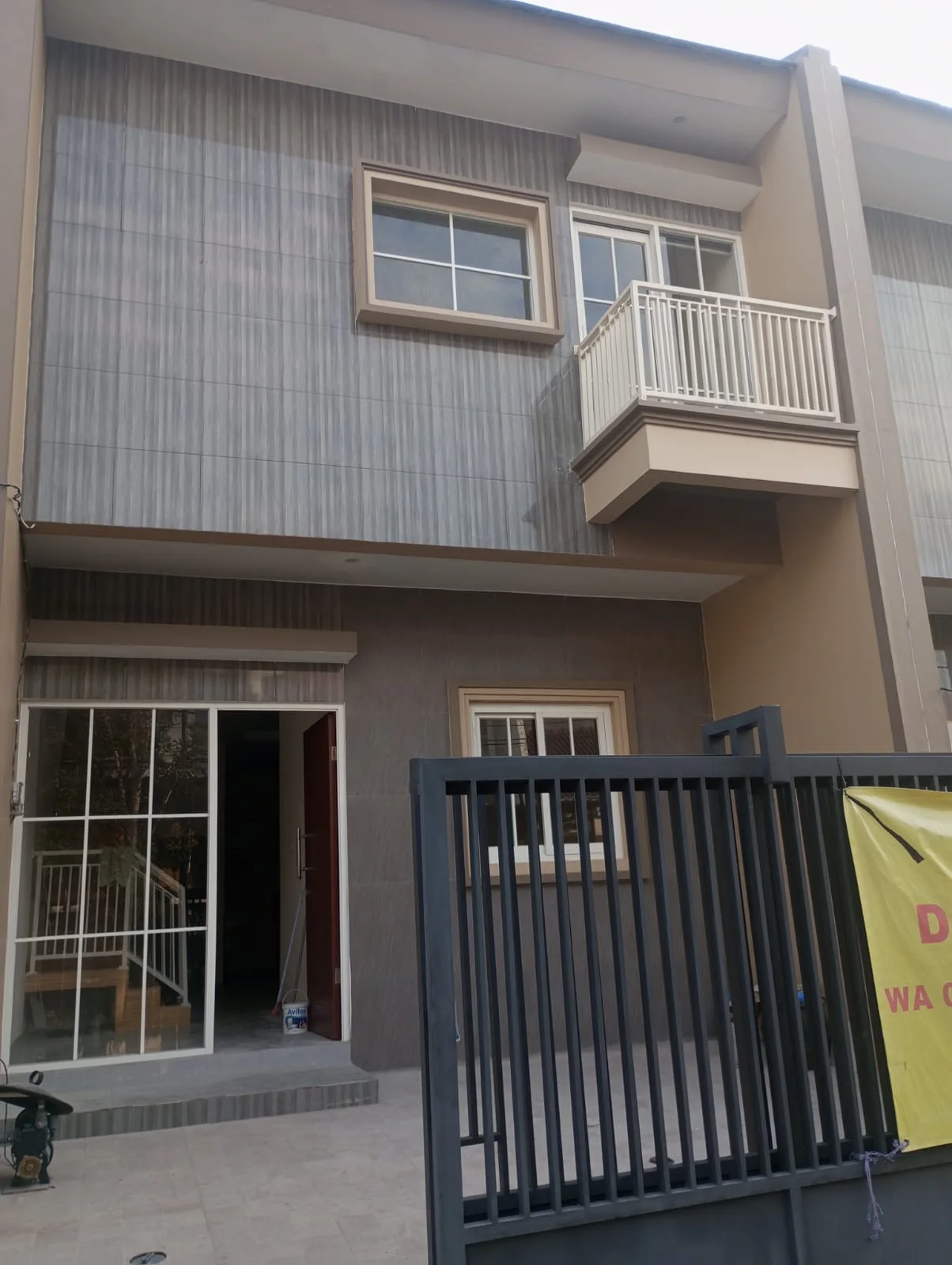 DIJUAL Rumah Baru Semi Furnish Mulyosari Utara – Surabaya Timur