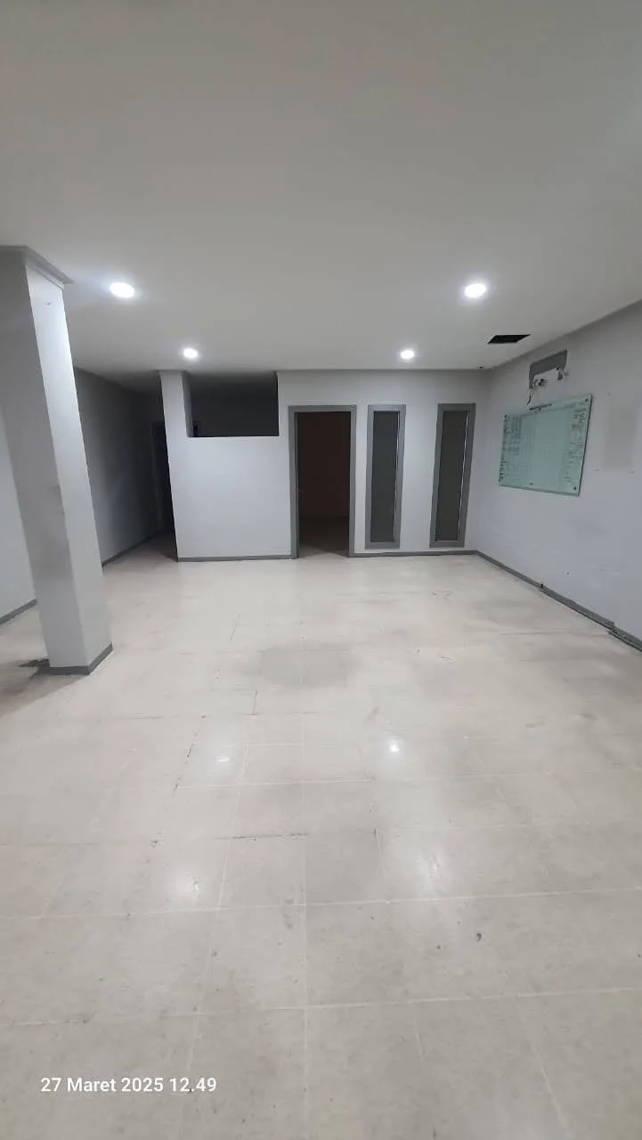 Disewakan ruko Strategis di Raden Saleh Surabaya Pusat - Thumbnail 3