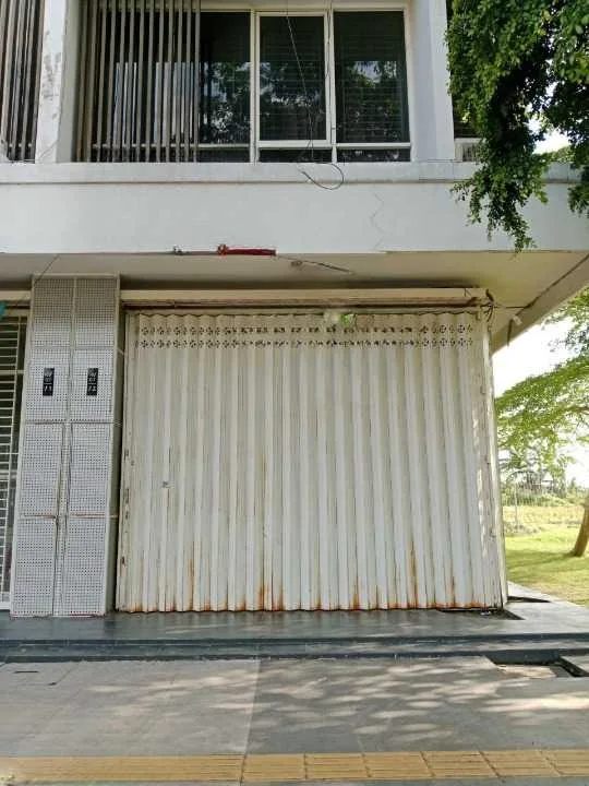 Dijual Ruko Posisi Hook Siap Huni Sudah Renovasi di Citraland Northwest Surabaya Barat