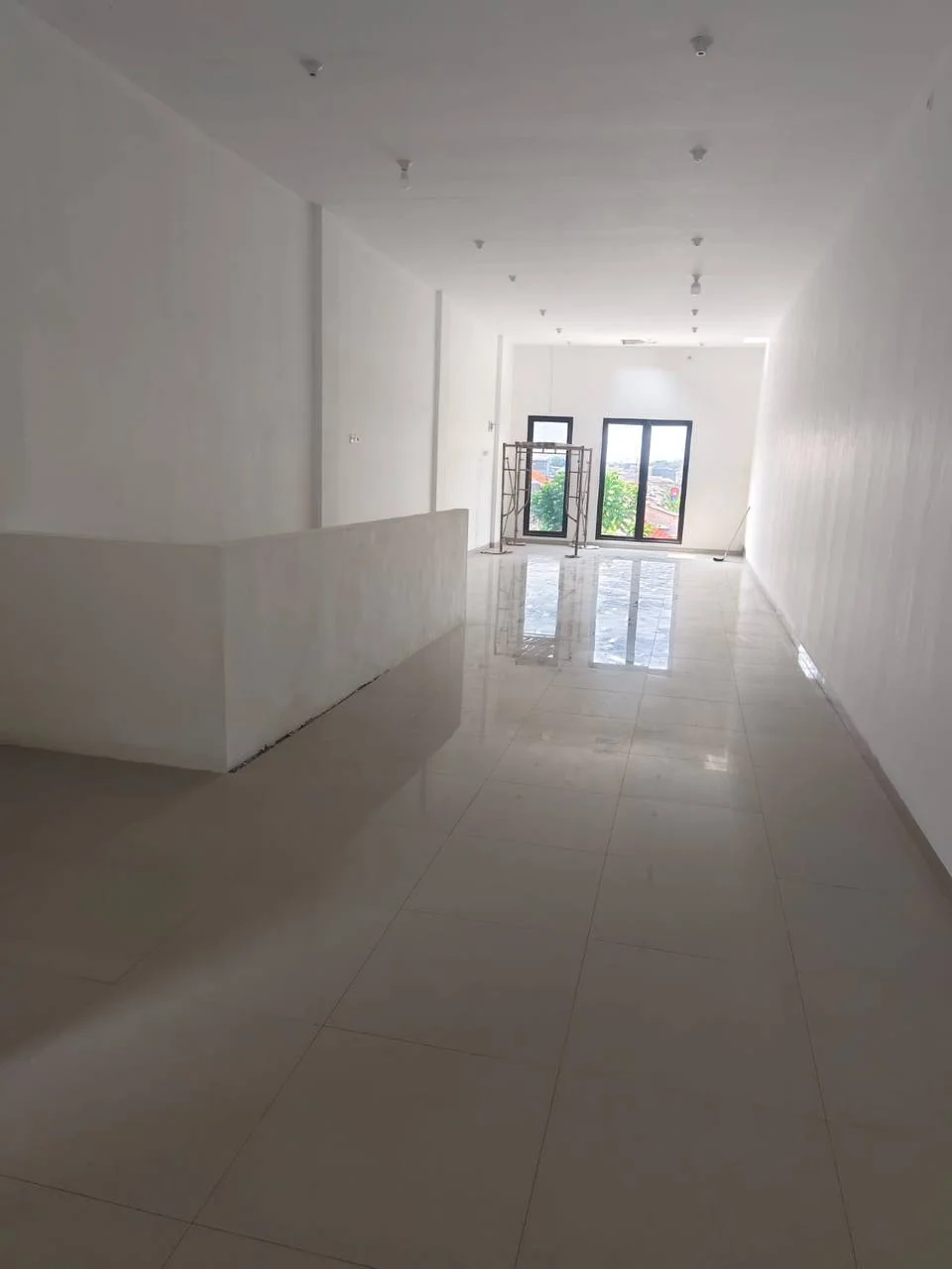 Dijual / Sewa Ruko 3 Lantai Jalan Tambaksari Lokasi Strategis Surabaya Pusat - Thumbnail 4