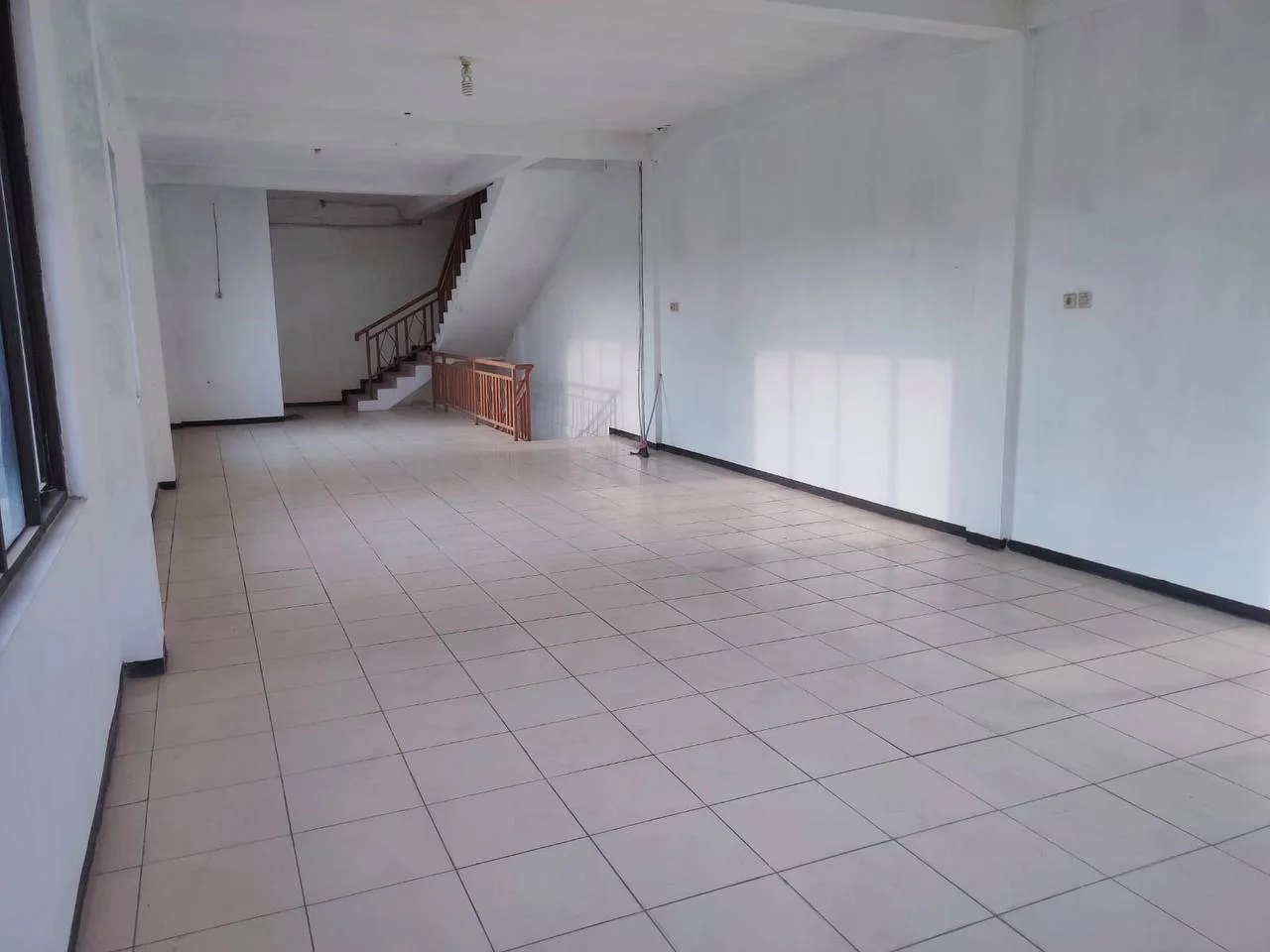 Disewakan Ruko 3,5 Lantai Fira 51 Raya Kenjeran Surabaya Utara - Thumbnail 2