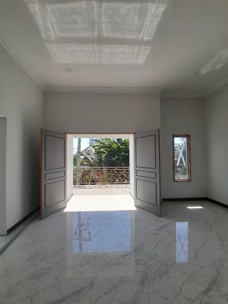Dijual Rumah Mewah Baru Gress di Jalan Jemur Andayani Surabaya Selatan - Thumbnail 2