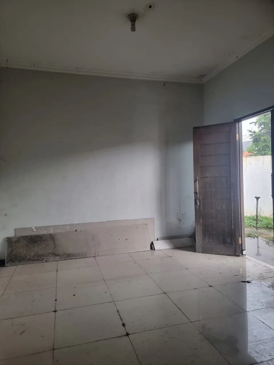 Disewakan Rumah Hook di Jalan Pucang Sewu Surabaya Timur - Thumbnail 5