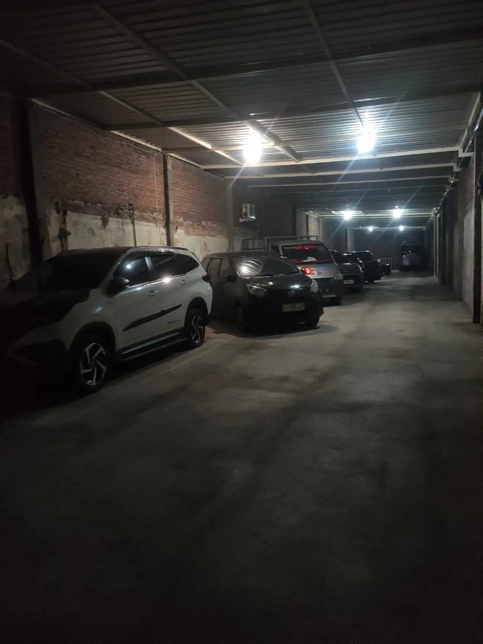 Dijual Rumah Sekaligus Usaha Parkiran Aktif di Jalan Siwalankerto Surabaya Selatan - Thumbnail 6
