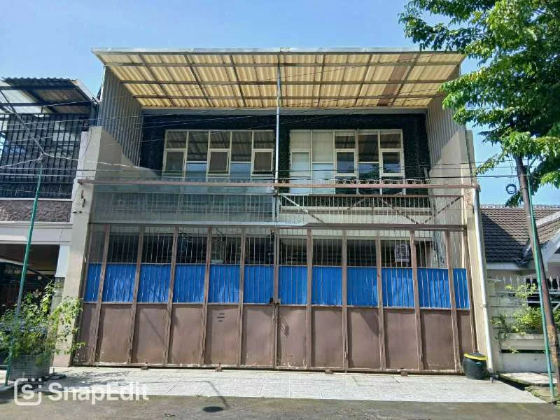 Dijual ruko 2 unit yang sudah digabung menjadi satu di kawasan Candi Lontar, Surabaya Barat.