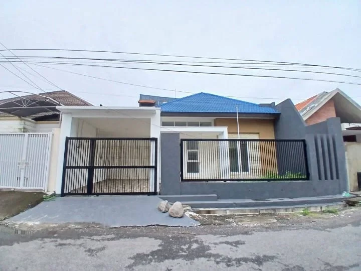 Jual / Sewa Rumah 2,5 Lantai Ngagel Jaya Tengah Lokasi Strategis Surabaya