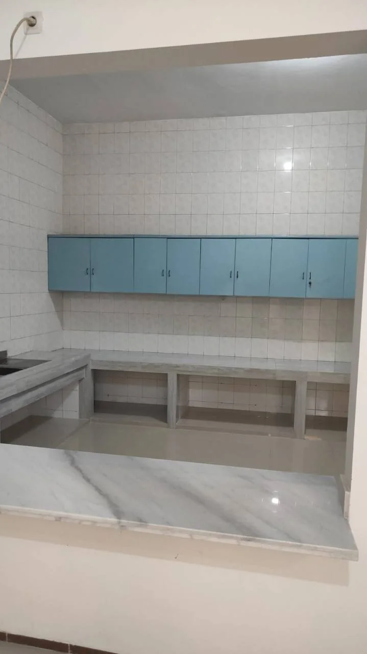 Dijual / Sewa Rumah 2,5 Lantai Ngagel Jaya Tengah Lokasi Strategis Surabaya - Thumbnail 4