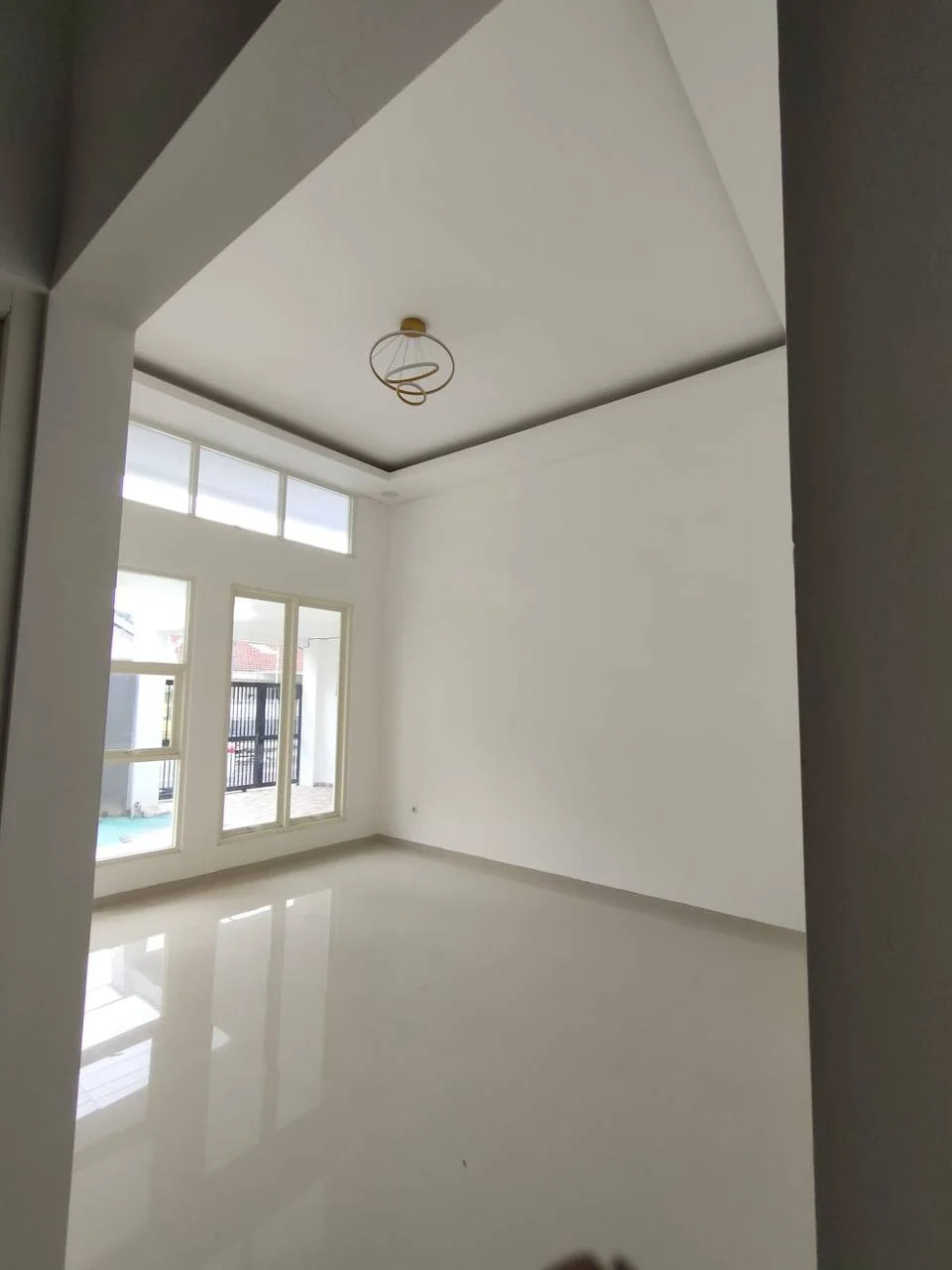 Dijual / Sewa Rumah 2,5 Lantai Ngagel Jaya Tengah Lokasi Strategis Surabaya - Thumbnail 6