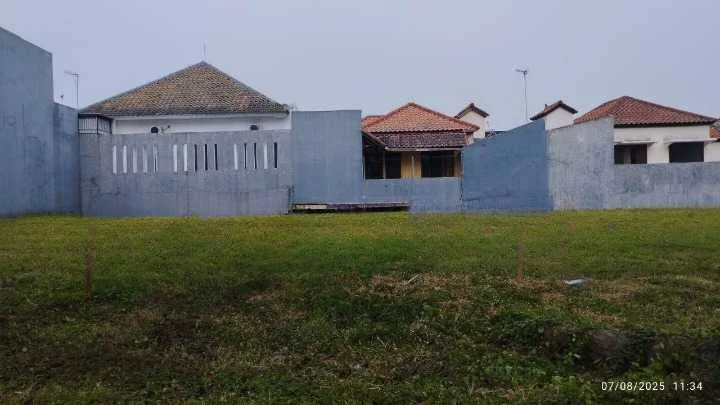 Dijual 2 Kavling Tanah Jejer Luas Strategis di Raya Galeri Golf Citraland Surabaya Barat