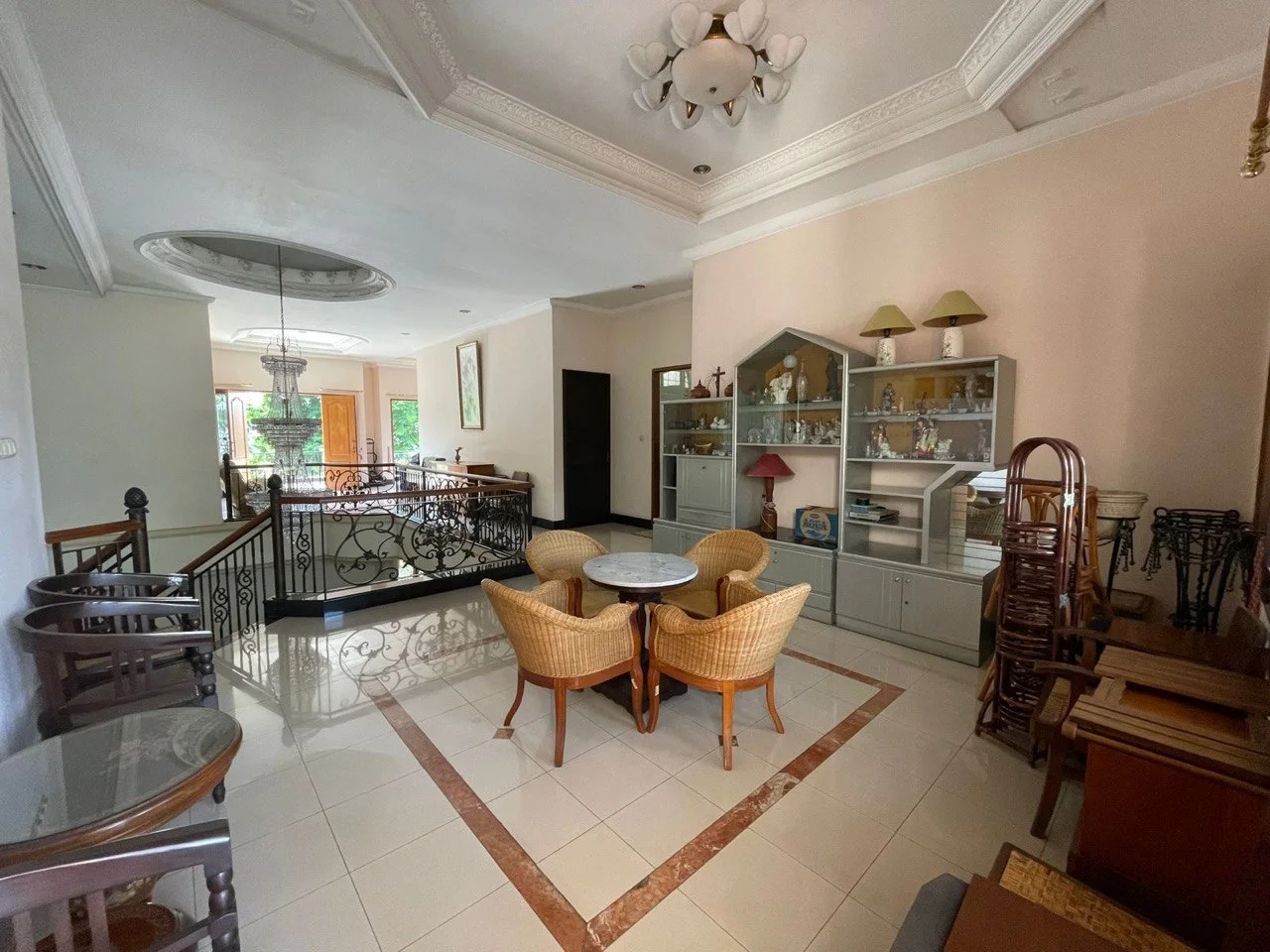 Dijual Rumah Bagus Mewah 2 Lantai di Manyar Jaya Wilayah Surabaya Timur - Thumbnail 3