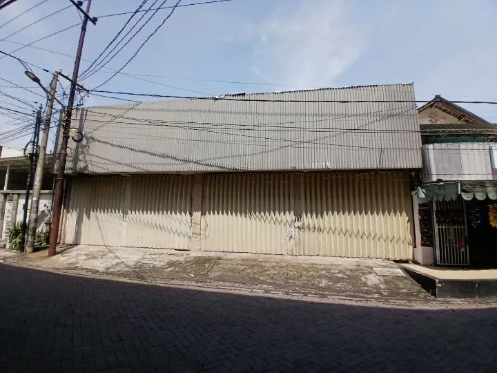 Disewakan Ruko Nol Jalan Raya di Kertajaya Surabaya Timur - Image 1
