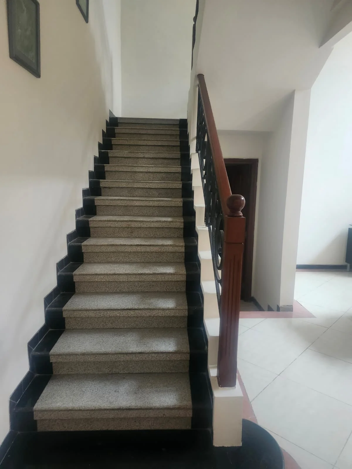 Dijual / Disewakan Rumah Mewah 2 Lantai Villa Bukit Mas Lokasi Premium Surabaya Barat - Thumbnail 4